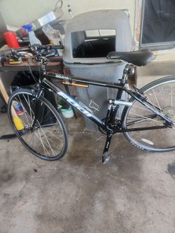 Fuji 3.0 absolute road bike bike