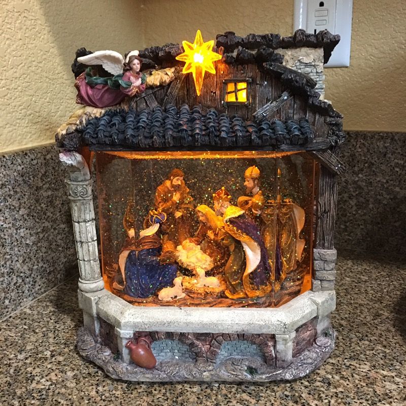 Kirkland Signature Nativity Scene (Water Window/snow globe) Wind up song + lights up!