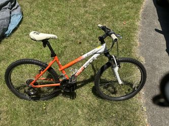 GT Scamp 24" Kids 21 Speed Mountain Bike