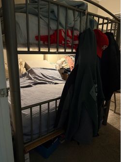 Jerome’s Full over Full bunk beds