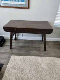 Desk with minor flaws as seen in pics