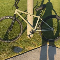 crew 26er grey splatter