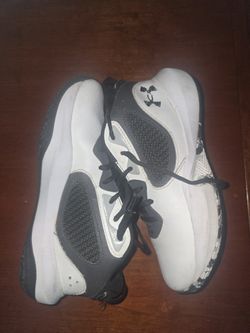 Under Armor Boys Shoes