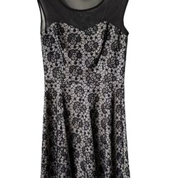 Enfocus Studio Women's Sweetheart Sheer Mesh Yoke Lace Dress Black Size 8