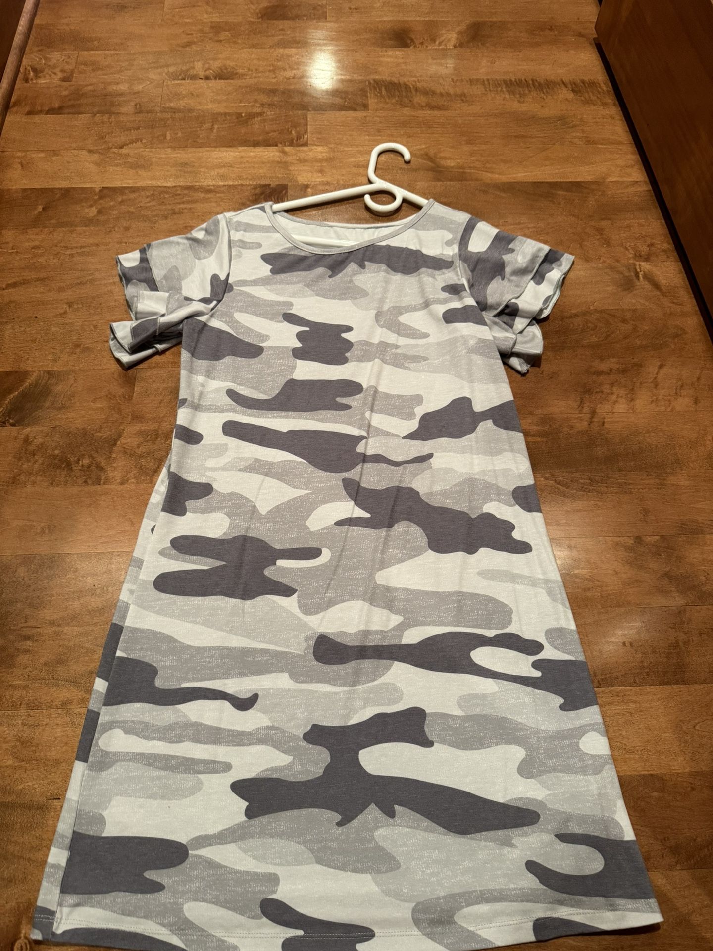 Woman’s Camouflage Ruffle Sleeve Dress Shipping Available 