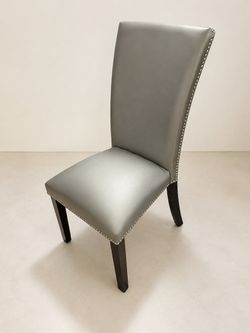 Set of 6 Dining Chairs – $150
