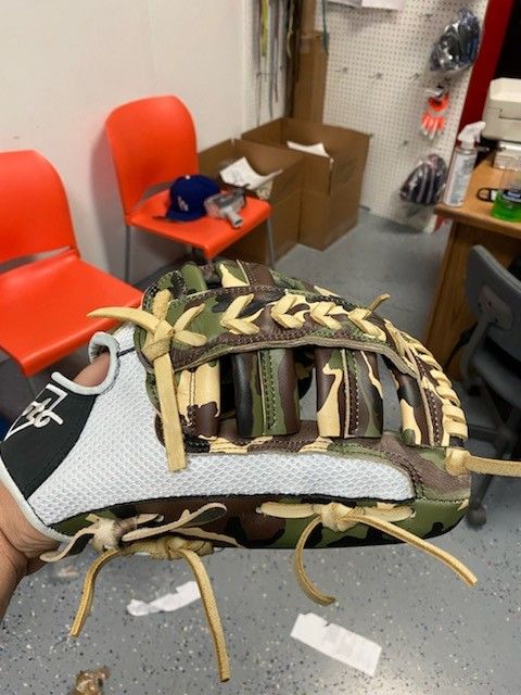 Baseball softball glove made in Mexico