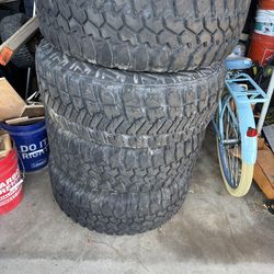 305/70r17 x4 maybe 5