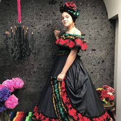 con tiempo Hola Moviente Vestido Mexicano Negro Estilo Frida Kahlo for Sale in Montclair, CA -  OfferUp
