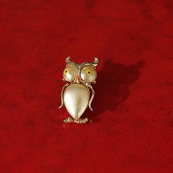 1950s Athena owl brooch