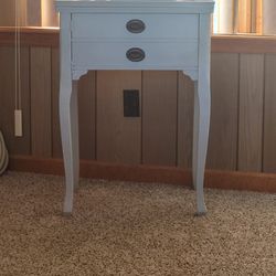 VINTAGE SIDE TABLE MADE OUT OF A SEWING  MACHINE BODY