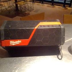 Milwaukee Bluetooth Speaker W/Battery