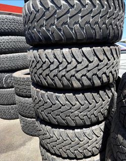 35x12.50/17 toyo Selling a set of 4 tires in excellent condition 🫡