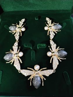 High End Fashion Bee Necklace