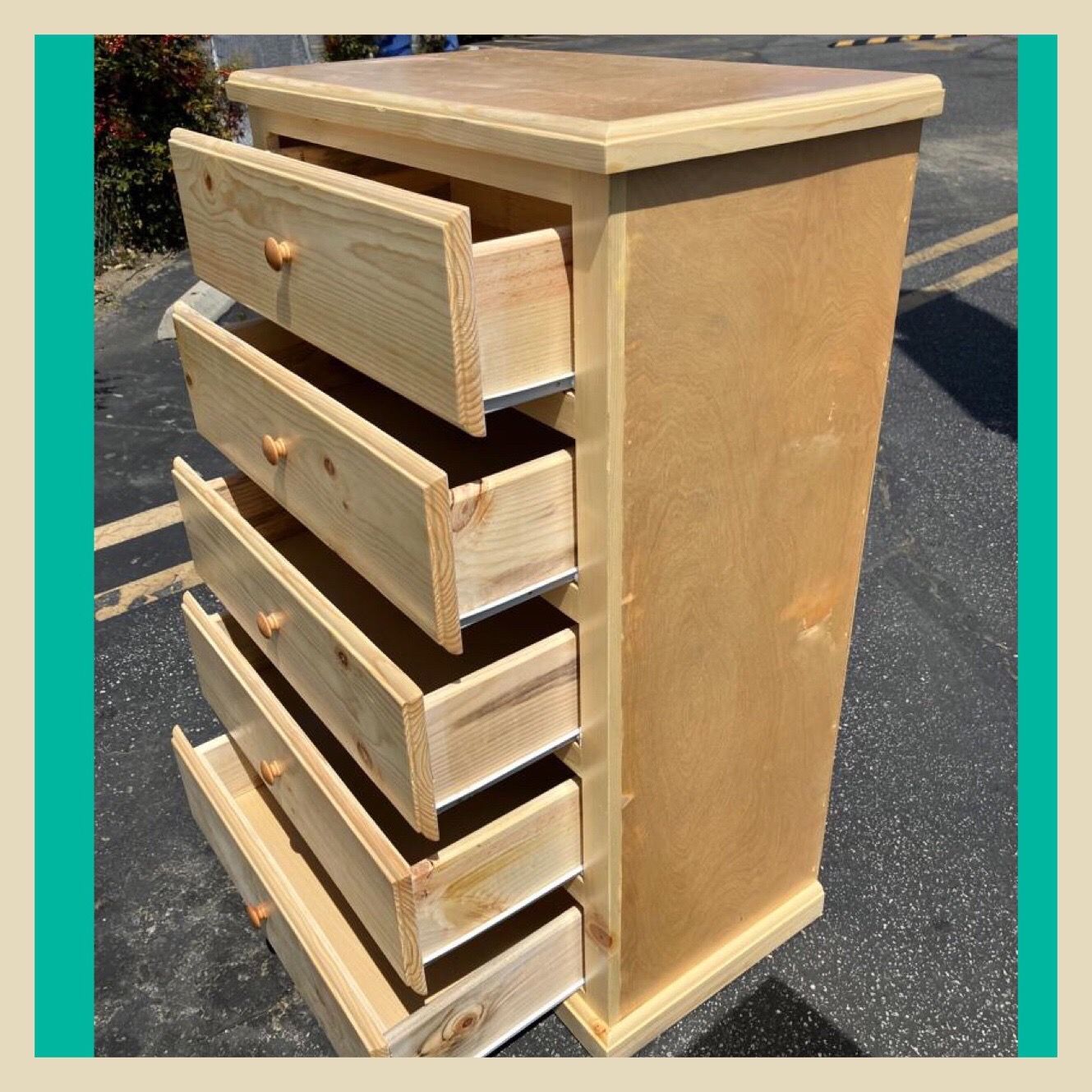 Dresser/ Five drawers dresser