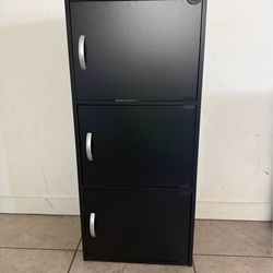 HODEDAH IMPORT 3-Shelf Bookcase Cabinet, Black