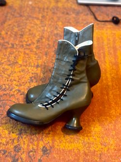 FlueVog “Lover” women’s 7.5