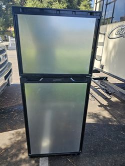 NEW FURRION 10 cu. ft. 12 Volts Compressor RV Refrigerator