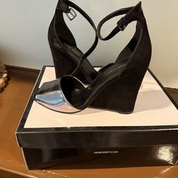 Women suede heel. Size 7.5