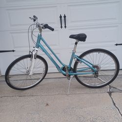 Giant Cypress  Dx  Womens Bicycle 