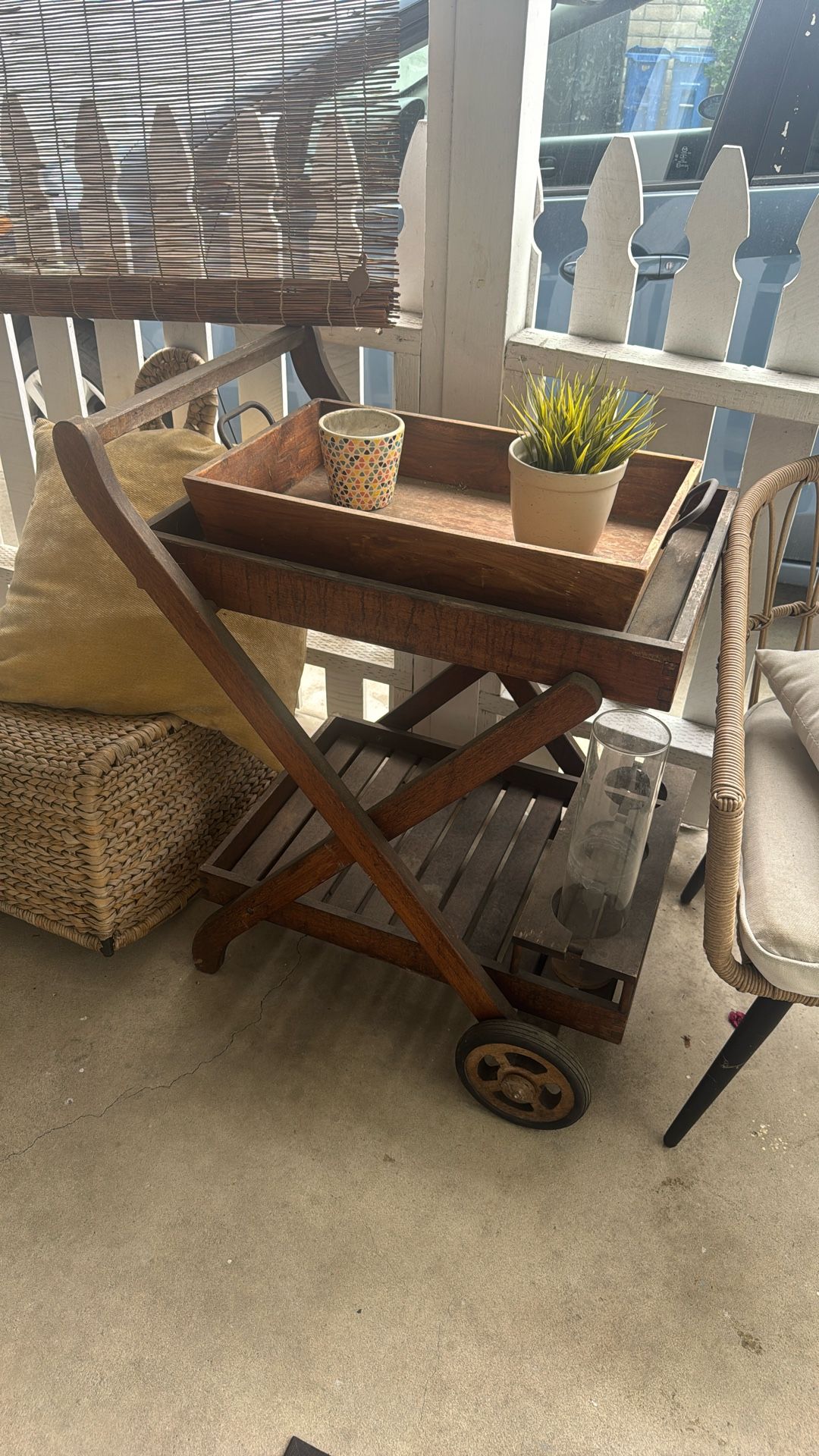 Outdoor Drink Cart Decor