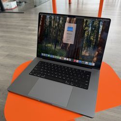 Apple 16” MacBook Pro M1 Max Chip 32GB Ram 512SSD! 90 day warranty! We offer financing!