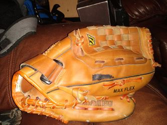 Mizuno MPI 1320 Softball Glove RHT 13"