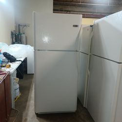 Frigidaire Refrigerator Top Freezer White 