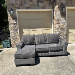 Stylish Dark Gray Sectional Sofa - Perfect for Modern Living!