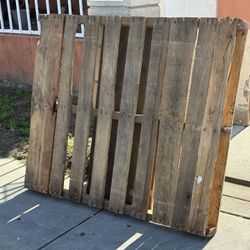 Free Pallet/ Paleta de madera Gratis 