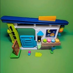Fisher Price Playhouse (Like New)
