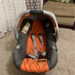 Graco Baby stroller and car seat set
