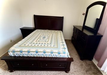 Queen bedroom set