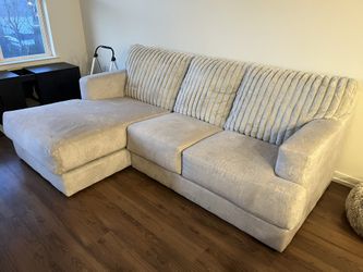 BOBs 98” Sofia Sectional