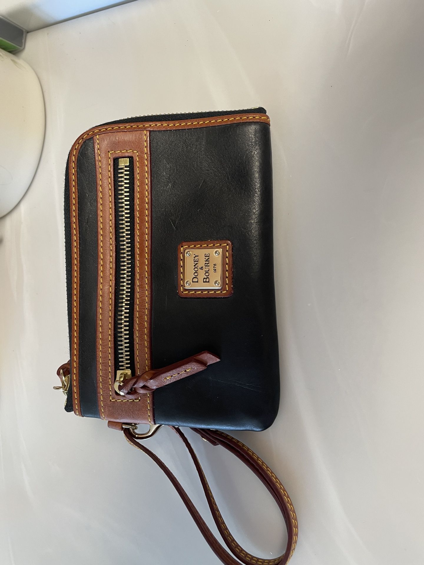 Dooney and Bourke wristlet/clutch purse