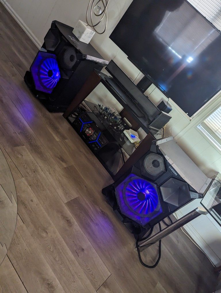 Samsung MXJS8000 2400W Bluetooth Giga Sound System for Sale in