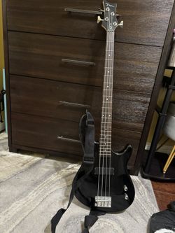 Dean classic black bass guitar