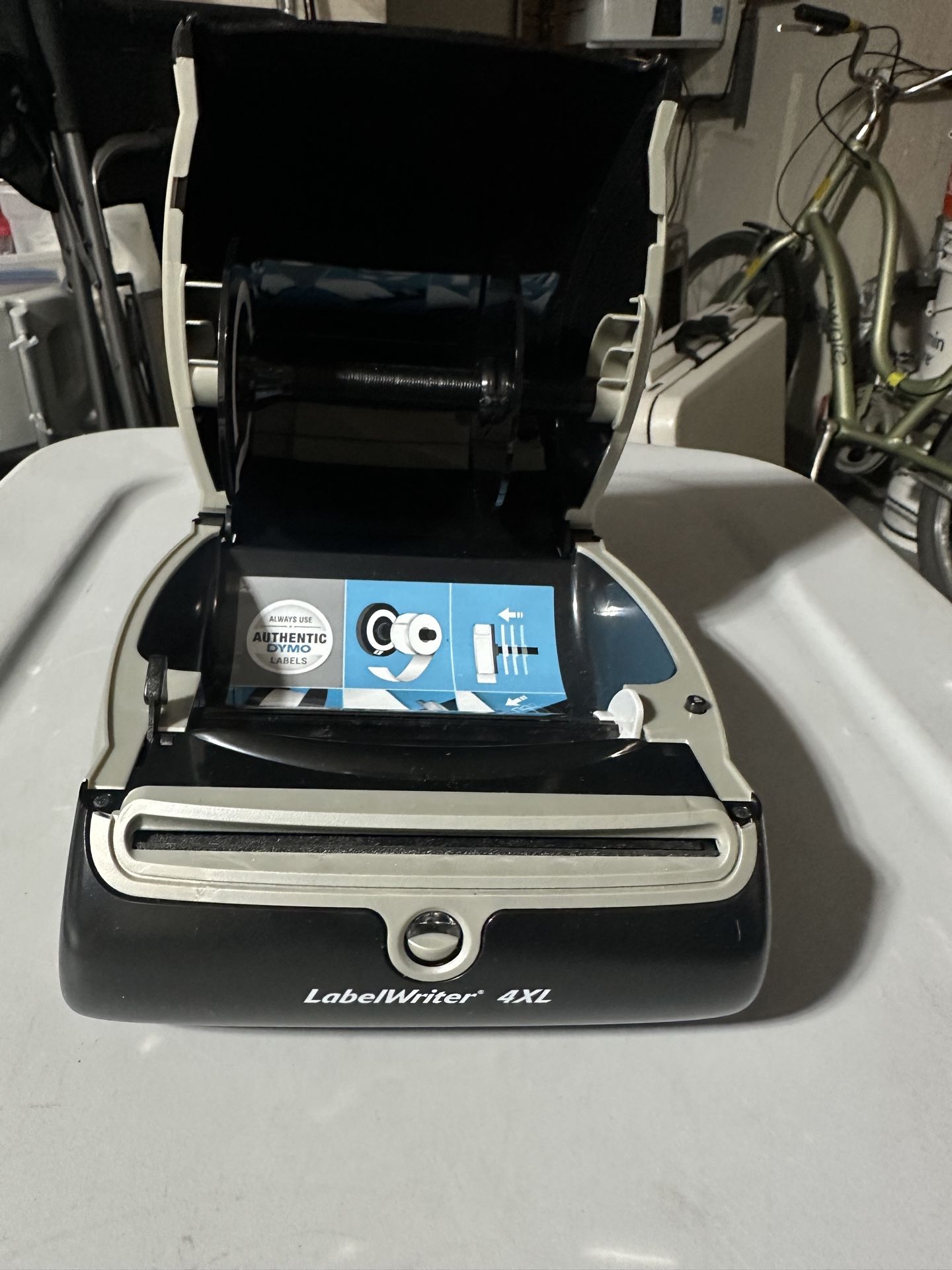 Dymo 4XL label maker with cables