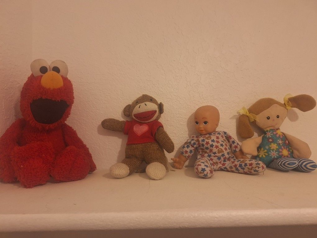 VINTAGE STUFFED ANIMALS/DOLLS