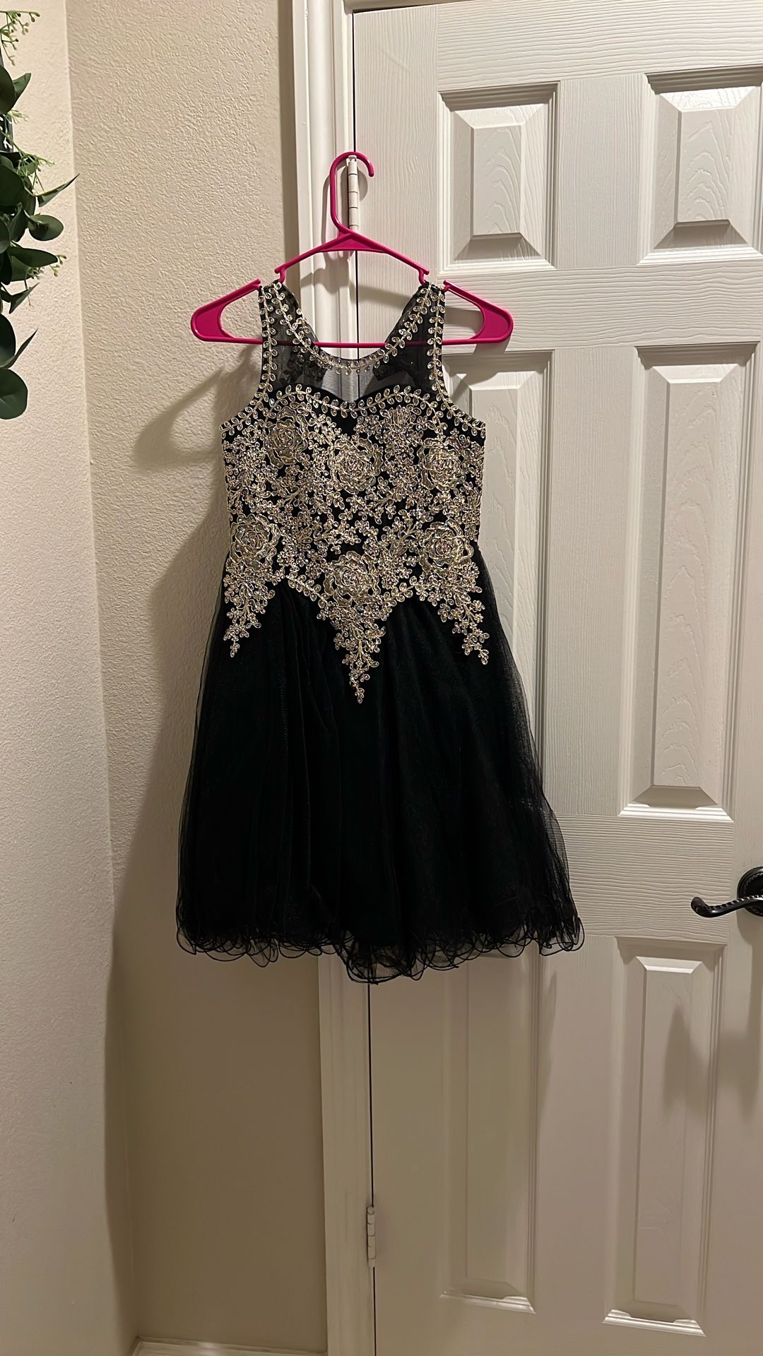 Women’s Juniors Party Dress - Size 4/6