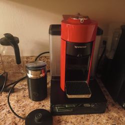 Nespress Machine  With Frother 