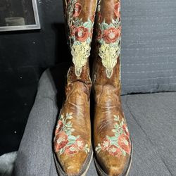 Size 11  Corral boots