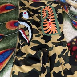 BAPE HOODIE CAMO 