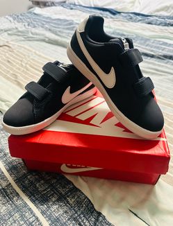 Kids Nike Shoes size 13C