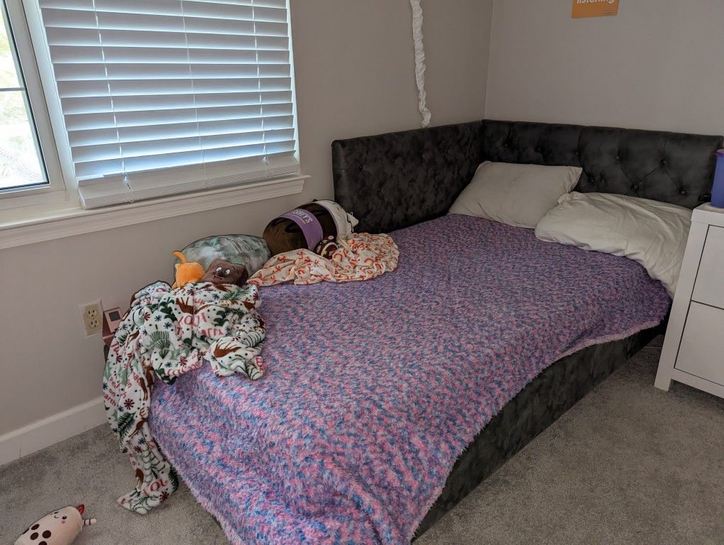 Twin Bed In Great Shape. No Mattress