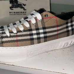Burberry Shoes 
