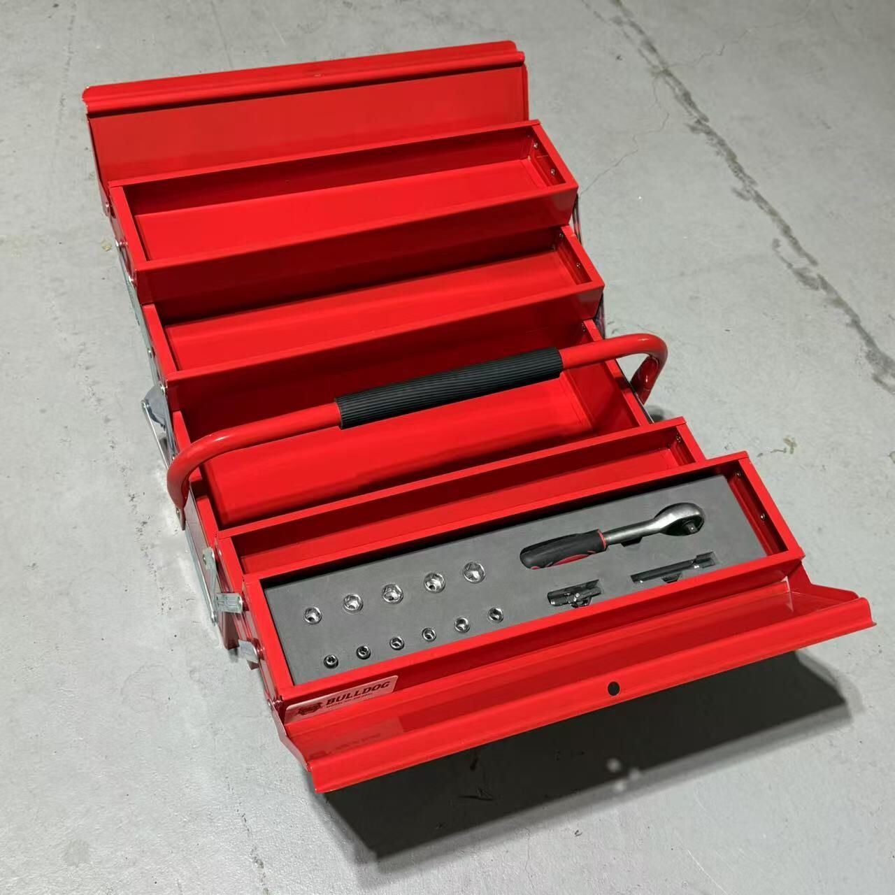 NEW Bulldog Retractable Folding Collapsible Tool Storage Carrier Box With 14 Pcs Socket Wrench Tools Kit Set