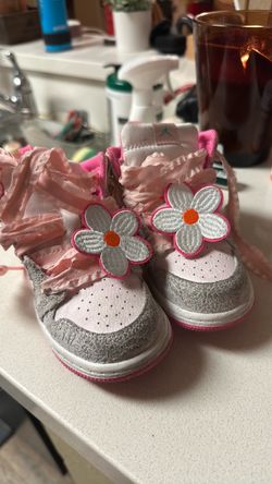 Air Jordan Nike girls size 8.5