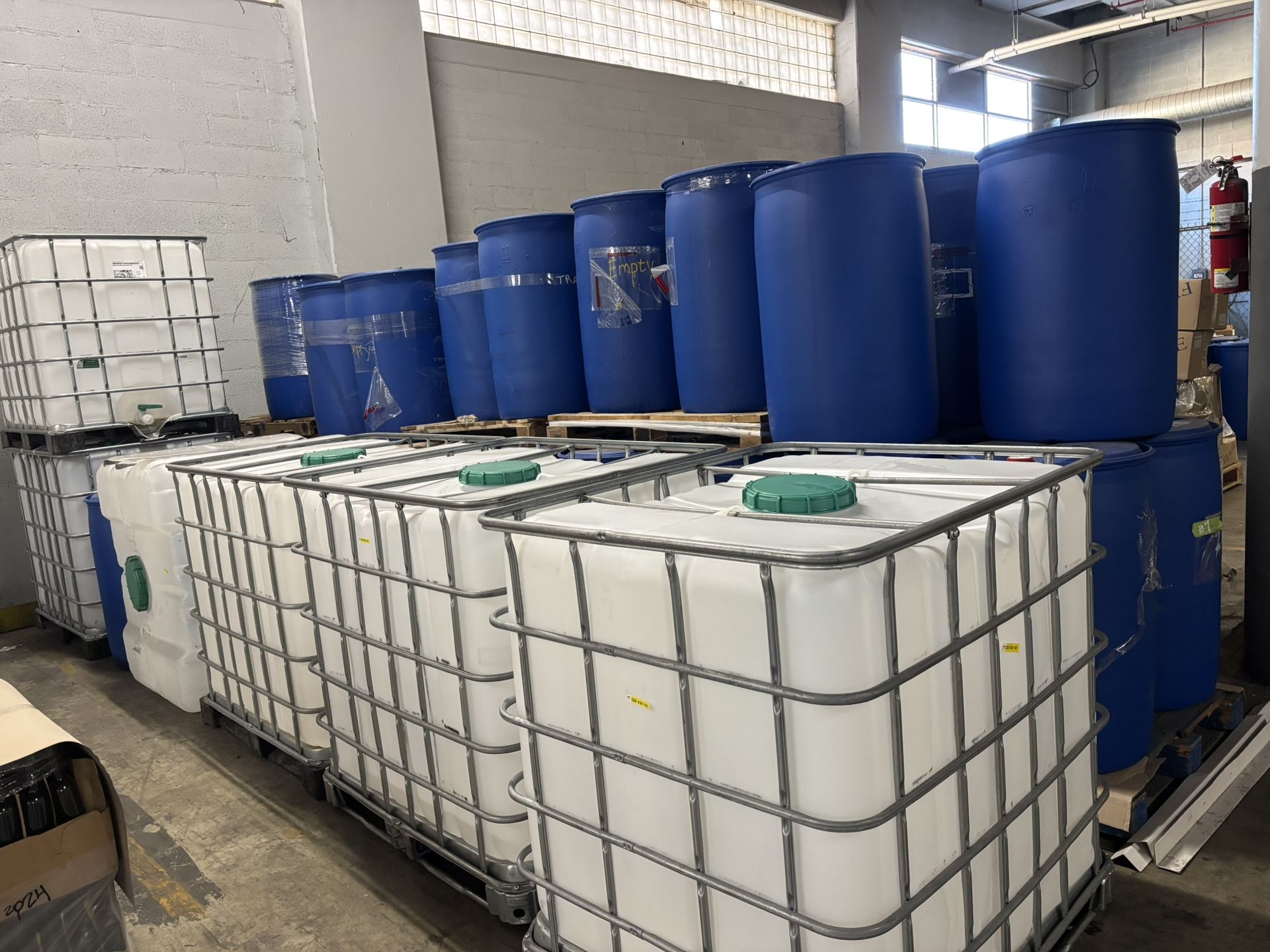 275 GallonLiquid Totes