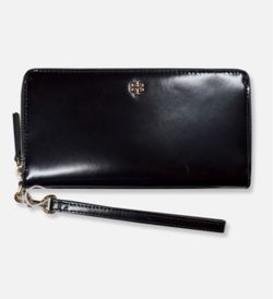 New authentic Tory Burch wristlet wallet